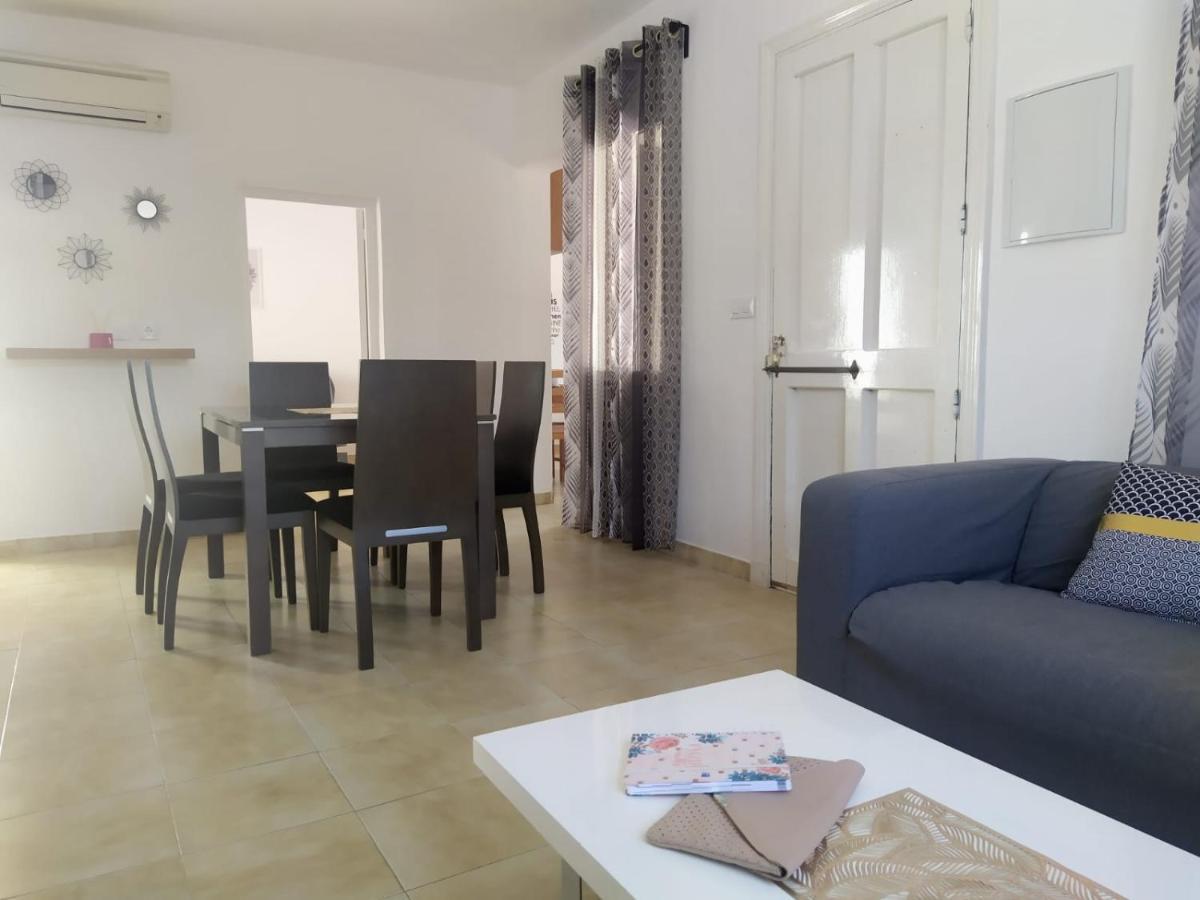 Hermosa Casa Con Piscina Cerca De La Playa De Punta Prima Пунта Прима Екстериор снимка
